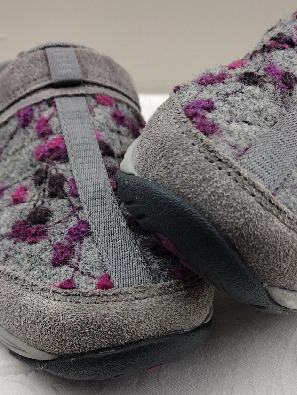 Easy Spirit Explore24 Eseztime Traveltime Grey Wool Suede Embroidery Floral Mule - Picture 15 of 16